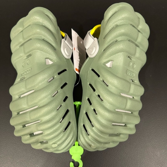 NWT Crocs Kids Echo Clog in Moss - Size: J3 - Picture 9 of 12